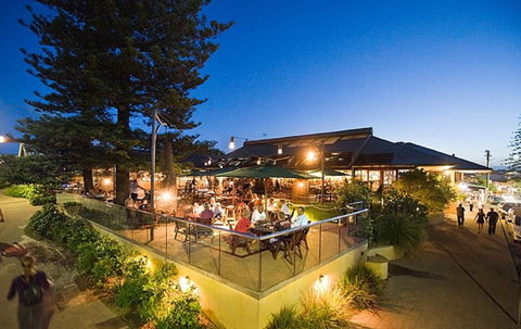 Beach Hotel Resort - Hobart Tourism 26
