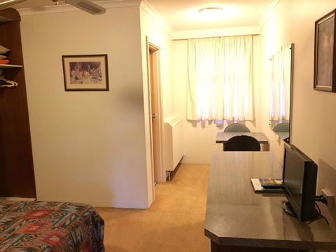 Cooma Motor Lodge Motel - Hobart Tourism 23