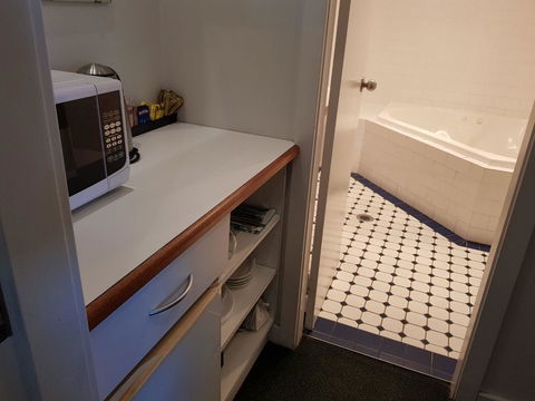 Squid\'s Ink Motel - Hobart Tourism 8