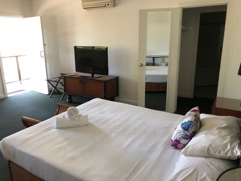 Squid\'s Ink Motel - Hobart Tourism 36
