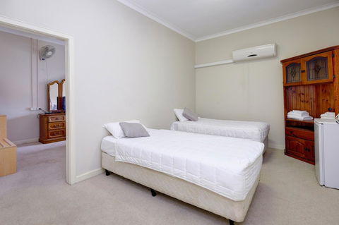 Lakes And Ocean Hotel Forster - Hobart Tourism 4