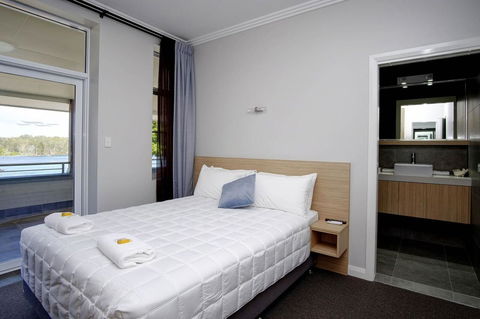 Lakes And Ocean Hotel Forster - Hobart Tourism 25