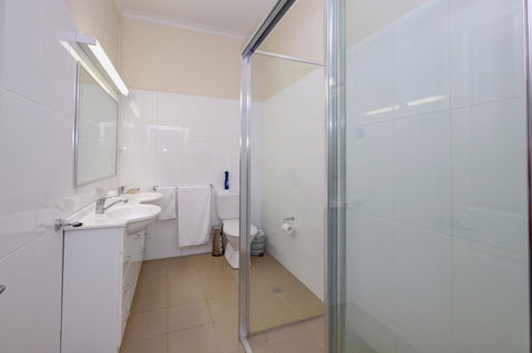 Lakes And Ocean Hotel Forster - Hobart Tourism 2