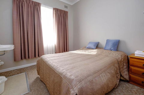 Lakes And Ocean Hotel Forster - Hobart Tourism 10