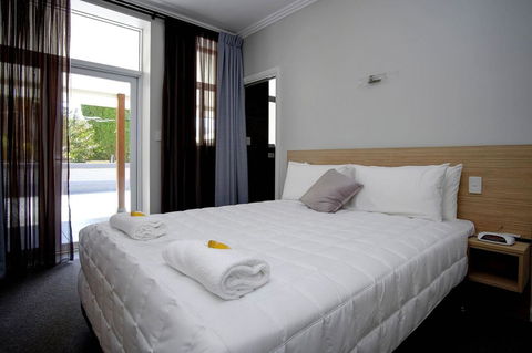 Lakes And Ocean Hotel Forster - Hobart Tourism 20
