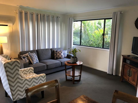 Suranadi Beach House 1 - Hobart Tourism 2