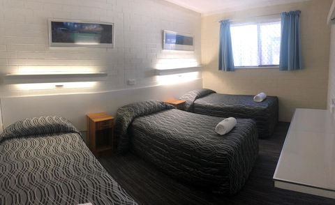Coastal Bay Motel - Tourism TAS 21