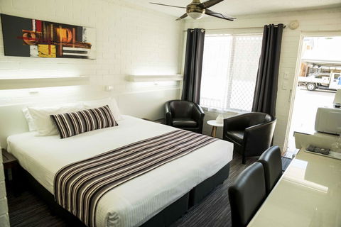 Coastal Bay Motel - Tourism TAS 27