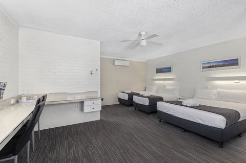 Coastal Bay Motel - Tourism TAS 11