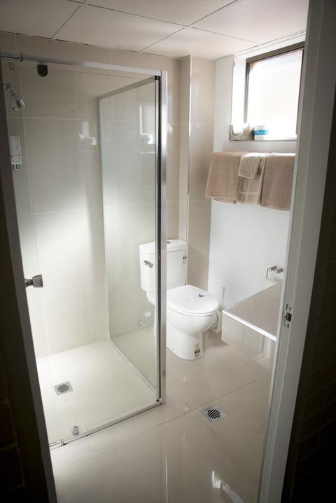 Coastal Bay Motel - Tourism TAS 30
