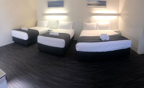 Coastal Bay Motel - Tourism TAS 18