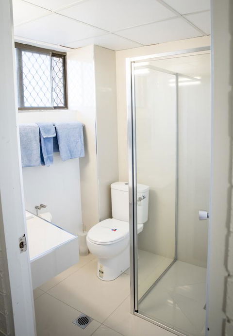 Coastal Bay Motel - Tourism TAS 41