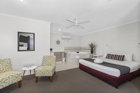 Coastal Bay Motel - Tourism TAS 13