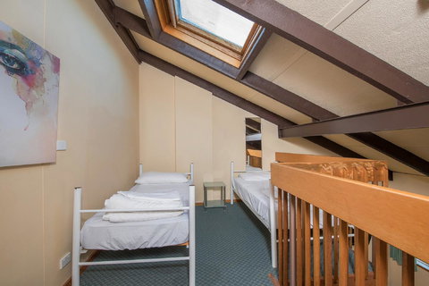 Alpine Gables - Hobart Tourism 28