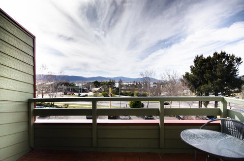 Alpine Gables - Hobart Tourism 3