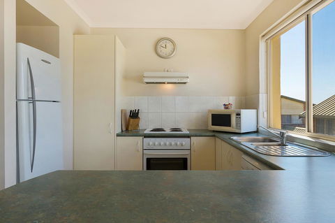 Baywatch Apartments Merimbula - Hobart Tourism 18
