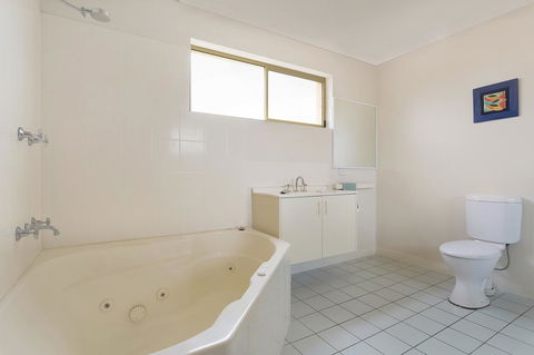 Baywatch Apartments Merimbula - Hobart Tourism 15