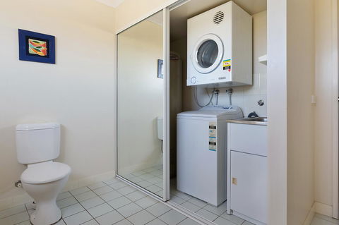 Baywatch Apartments Merimbula - Hobart Tourism 17
