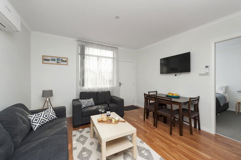 125 Milton - Hobart Tourism 4