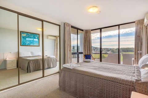 Pacific Towers Beach Resort - Tourism TAS 38
