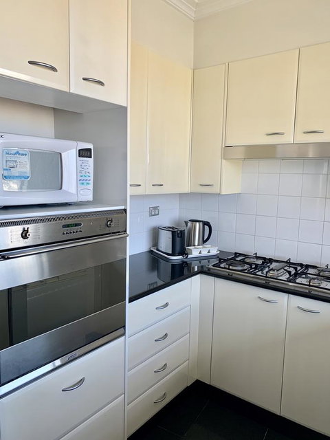 Castle Serviced Apartments - Tourism TAS 0