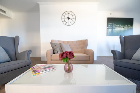 Castle Serviced Apartments - Tourism TAS 21