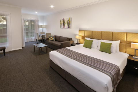 Best Western Plus Bolton On The Park - Tourism TAS 6