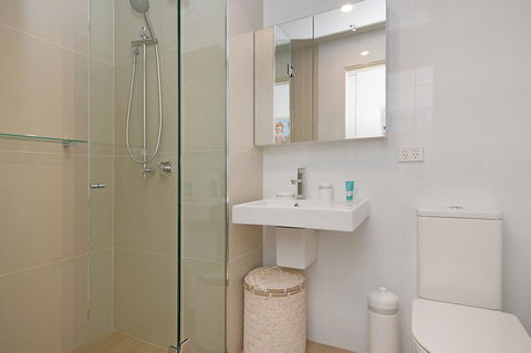 Arena Luxury Beachfront Apartment - Tourism TAS 42