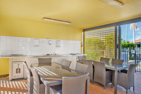 South Pacific Apartments - Tourism TAS 6
