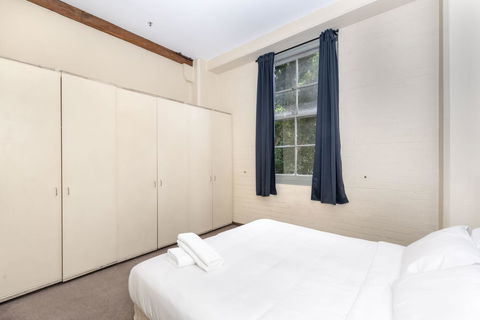 Classic 2 BR Apt In Pyrmont - Tourism TAS 13