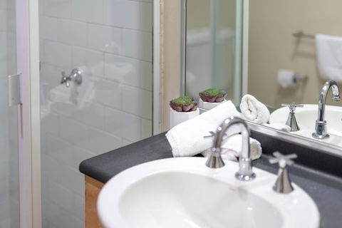 Classic 2 BR Apt In Pyrmont - Tourism TAS 20