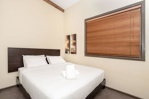 Classic 2 BR Apt In Pyrmont - Tourism TAS 7
