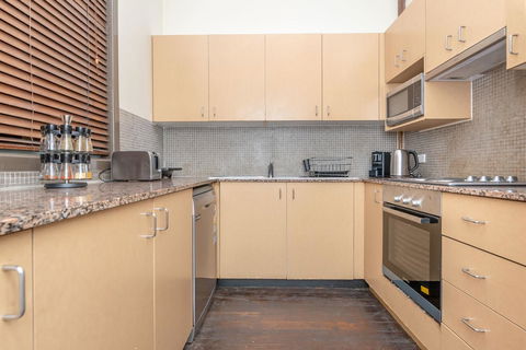 Classic 2 BR Apt In Pyrmont - Tourism TAS 9