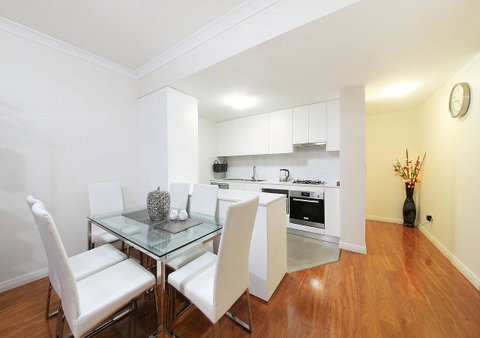 Sydney Apartment Close To Airport & CBD - Tourism TAS 15