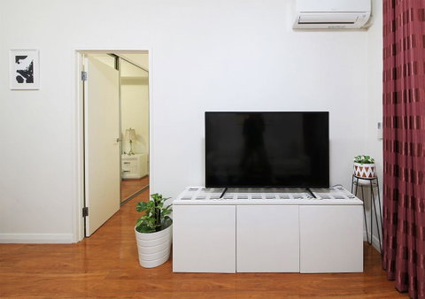 Sydney Apartment Close To Airport & CBD - Tourism TAS 9