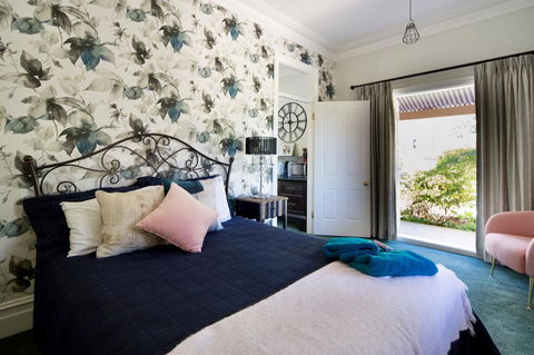 Chanticleer Gardens Barn Cottage With A Pool - Hobart Tourism 35
