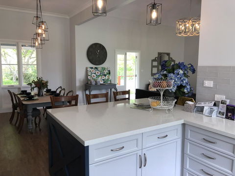 Chanticleer Gardens Barn Cottage With A Pool - Hobart Tourism 27