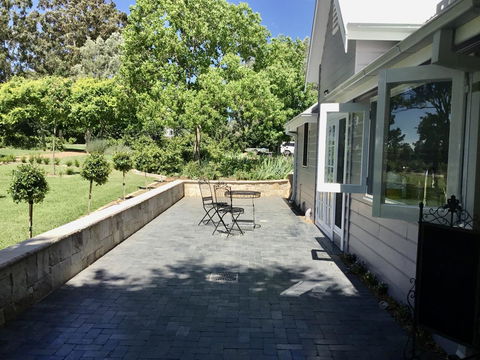 Chanticleer Gardens Barn Cottage With A Pool - Hobart Tourism 4