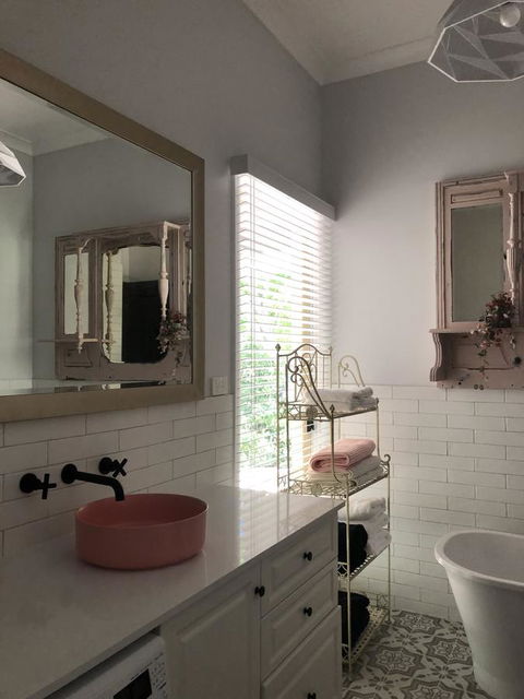 Chanticleer Gardens Barn Cottage With A Pool - Hobart Tourism 33