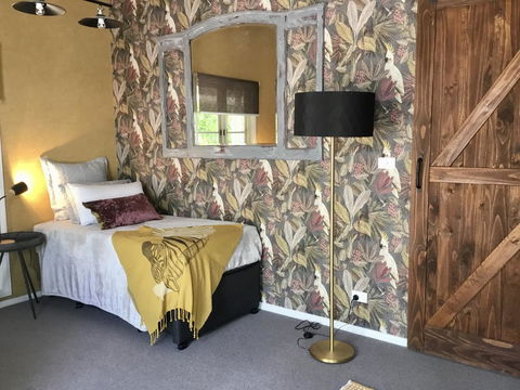 Chanticleer Gardens Barn Cottage With A Pool - Hobart Tourism 2