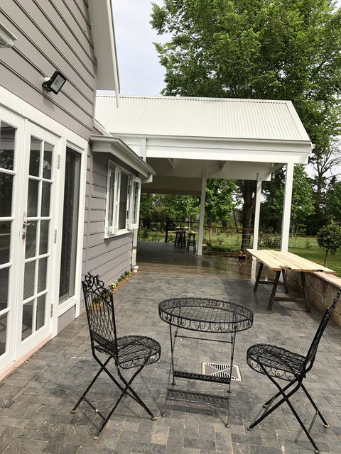 Chanticleer Gardens Barn Cottage With A Pool - Hobart Tourism 25