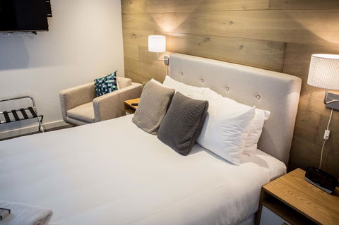 Crown Hotel Surry Hills - Tourism TAS 21