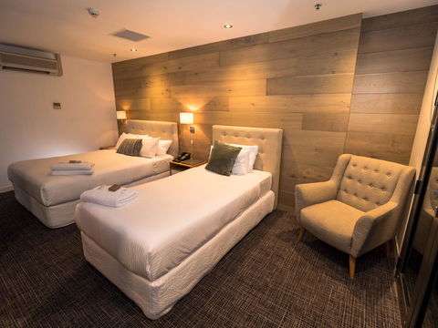 Crown Hotel Surry Hills - Tourism TAS 9