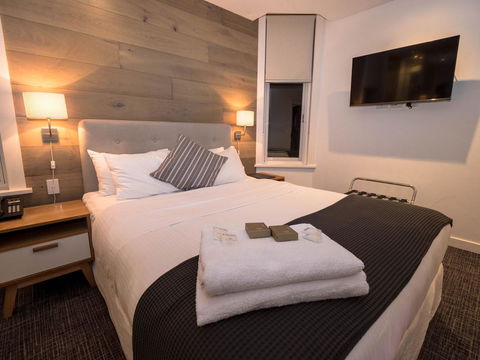 Crown Hotel Surry Hills - Tourism TAS 2