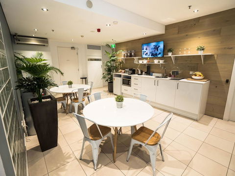 Crown Hotel Surry Hills - Tourism TAS 6
