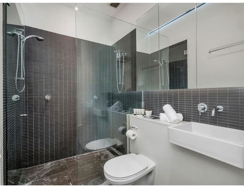 Urban Loft Close To Sydney Hot Spots - Tourism TAS 4