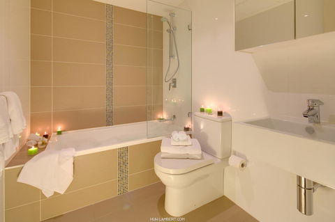 Zara Tower â€“ Luxury Suites And Apartments - Tourism TAS 22