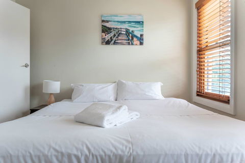 2 Bed House + Loft In Pyrmont - Tourism TAS 13
