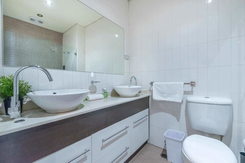 2 Bed House + Loft In Pyrmont - Tourism TAS 14