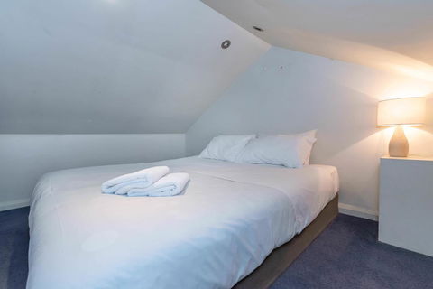 2 Bed House + Loft In Pyrmont - Tourism TAS 16